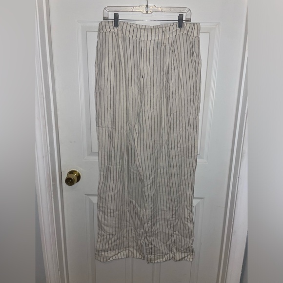 NWOT A NEW DAY HIGH RISE LINEN PLEATED PANTS 🖤 - Picture 6 of 11